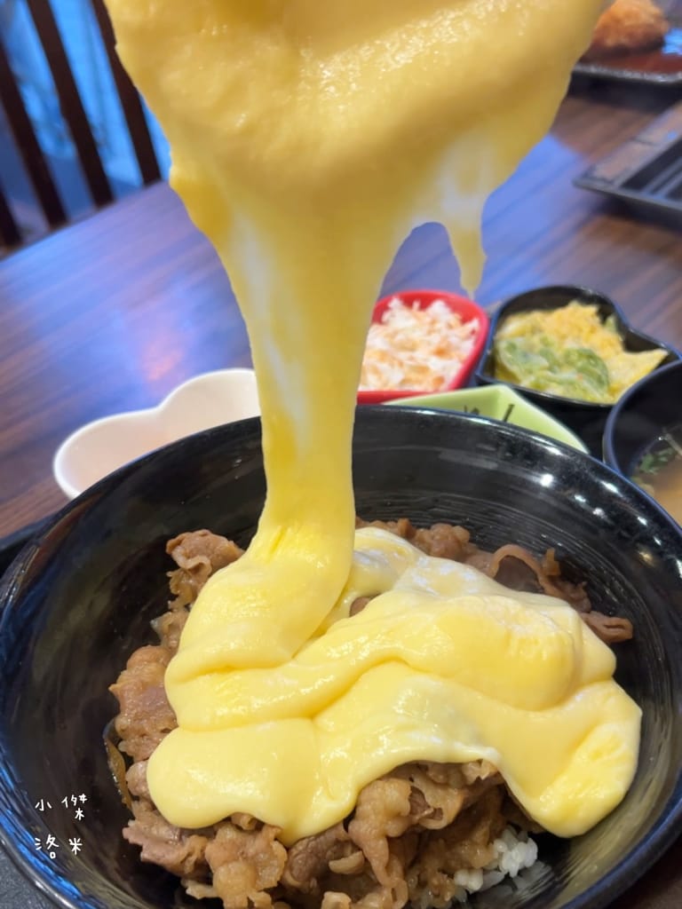 《美食》新丼-三訪｜起司熔岩丼 台式新丼 超香濃起司瀑布 美