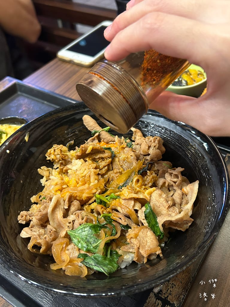 《美食》新丼-三訪｜起司熔岩丼 台式新丼 超香濃起司瀑布 美