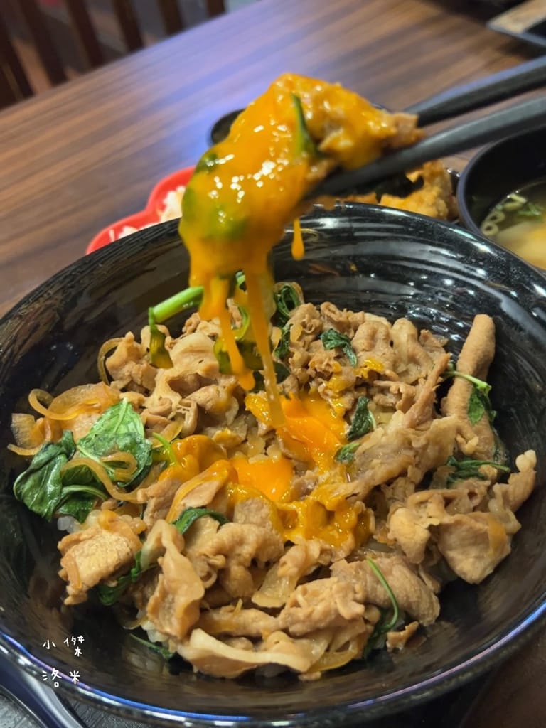 《美食》新丼-三訪｜起司熔岩丼 台式新丼 超香濃起司瀑布 美