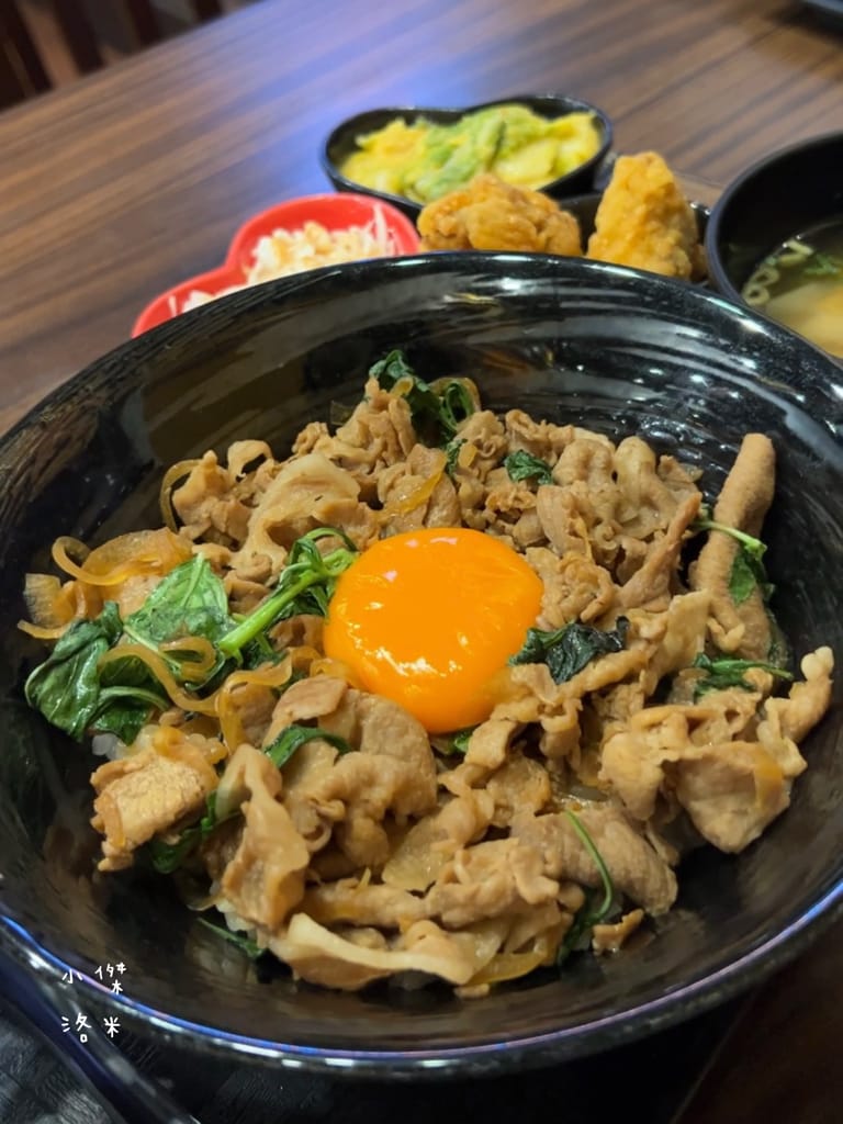 《美食》新丼-三訪｜起司熔岩丼 台式新丼 超香濃起司瀑布 美