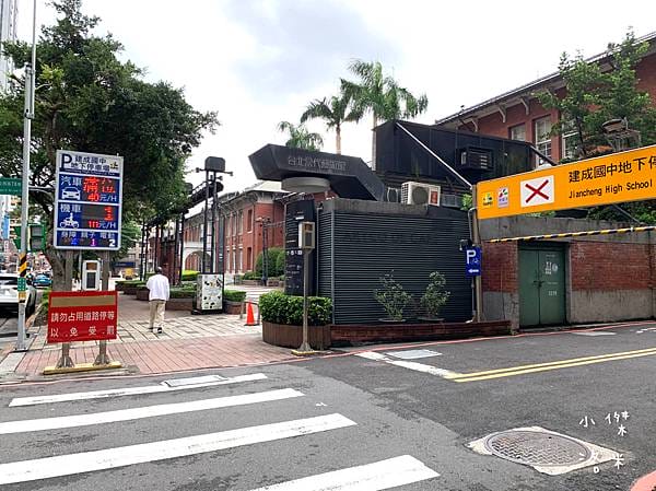 《美食》新丼-四訪｜無敵巧克力豬排丼 熔岩咖哩炸雞丼 你敢挑