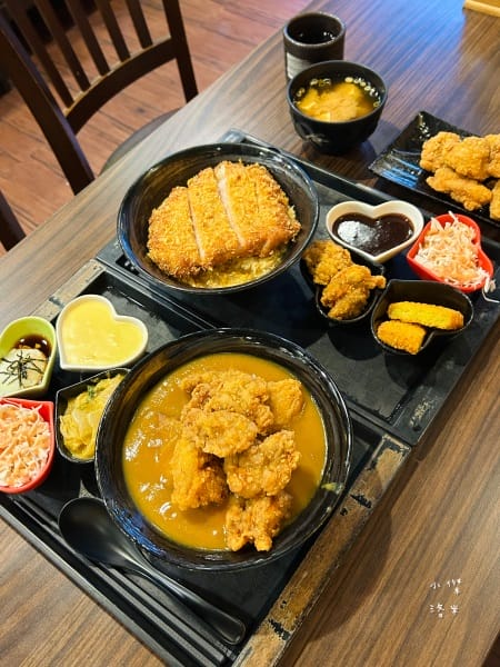 《美食》新丼-四訪｜無敵巧克力豬排丼 熔岩咖哩炸雞丼 你敢挑