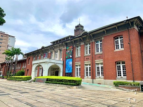 《美食》新丼-四訪｜無敵巧克力豬排丼 熔岩咖哩炸雞丼 你敢挑