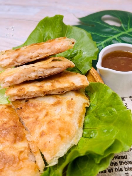 《美食》玩味天盛 月亮蝦餅｜酥脆外皮彈牙內餡 鮮甜蝦肉一口接