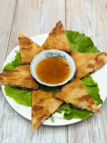 《美食》玩味天盛 月亮蝦餅｜酥脆外皮彈牙內餡 鮮甜蝦肉一口接