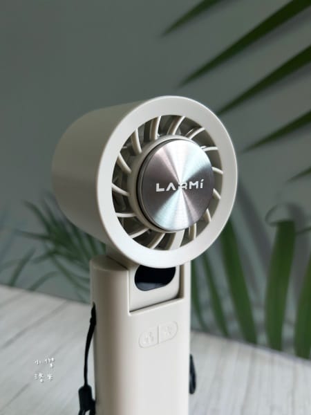 《生活》LARMI 樂米製冷手持風扇LMF08｜快速降溫 高