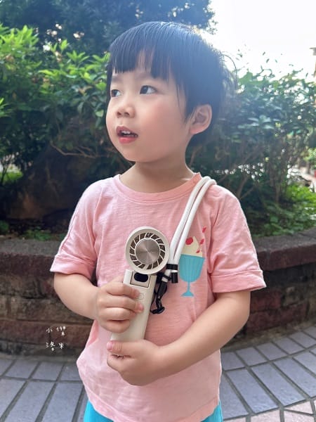 《生活》LARMI 樂米製冷手持風扇LMF08｜快速降溫 高