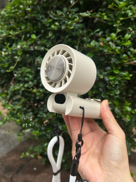 《生活》LARMI 樂米製冷手持風扇LMF08｜快速降溫 高