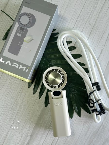《生活》LARMI 樂米製冷手持風扇LMF08｜快速降溫 高