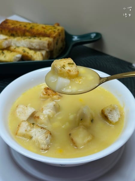 《美食》 蛋就醬時尚輕食｜垂涎含淚香蒜奶油金磚 外酥內嫩 香