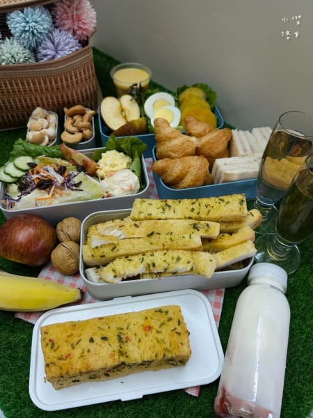 《美食》 蛋就醬時尚輕食｜垂涎含淚香蒜奶油金磚 外酥內嫩 香