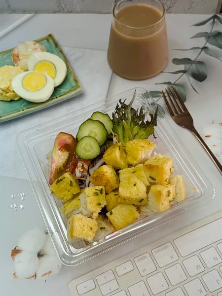 《美食》 蛋就醬時尚輕食｜垂涎含淚香蒜奶油金磚 外酥內嫩 香