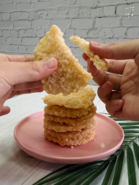 《美食》 一口鍋鍋粑脆餅｜酥脆餅乾分享 來一片米製脆餅 香到