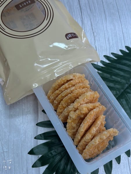 《美食》 一口鍋鍋粑脆餅｜酥脆餅乾分享 來一片米製脆餅 香到