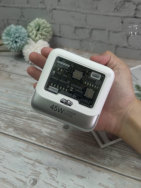 《3C》 愛客科技行動電源評價|麥塊充特快充行動電源 小體積 16