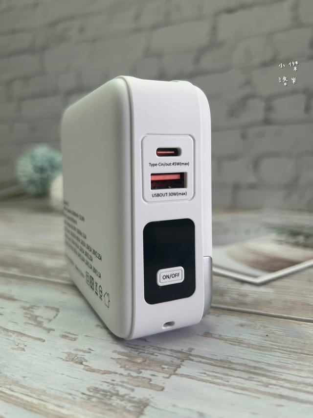 《3C》 愛客科技行動電源評價|麥塊充特快充行動電源 小體積 25