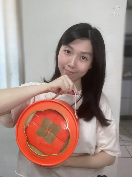《食品》多利多皇家禮盒|台灣水果的天然好滋味 四季都吃得到的 人拿禮盒擺拍