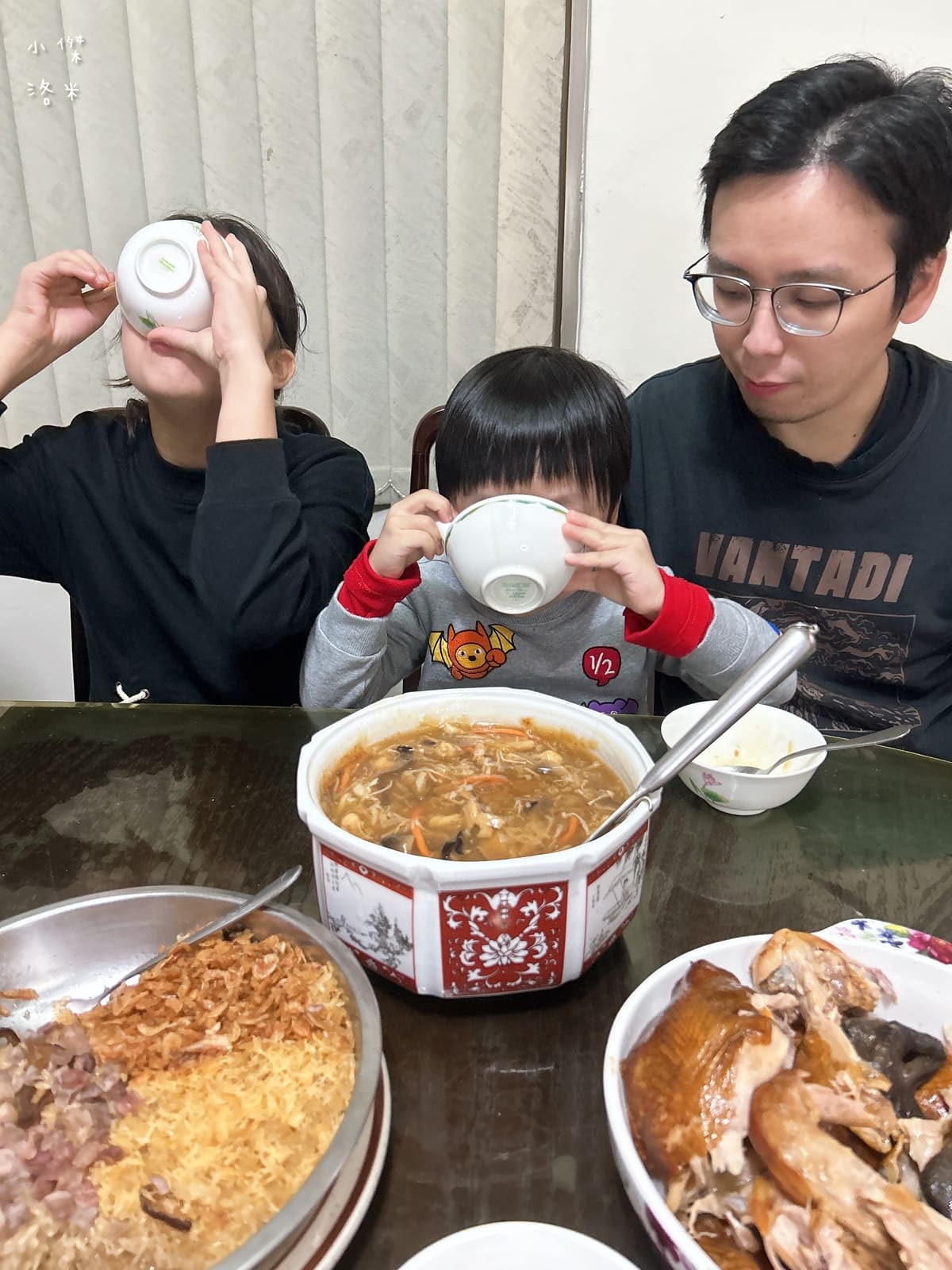 《宅配美食》大甲王記滷味宅配年菜推薦|干貝三味米糕 干貝海鮮羹 茶香桶仔雞 媳婦救星神隊友 - 第25張圖 《宅配美食》大甲王記滷味宅配年菜推薦|干貝三味米糕 干貝海鮮羹 茶香桶仔雞 媳婦救星神隊友