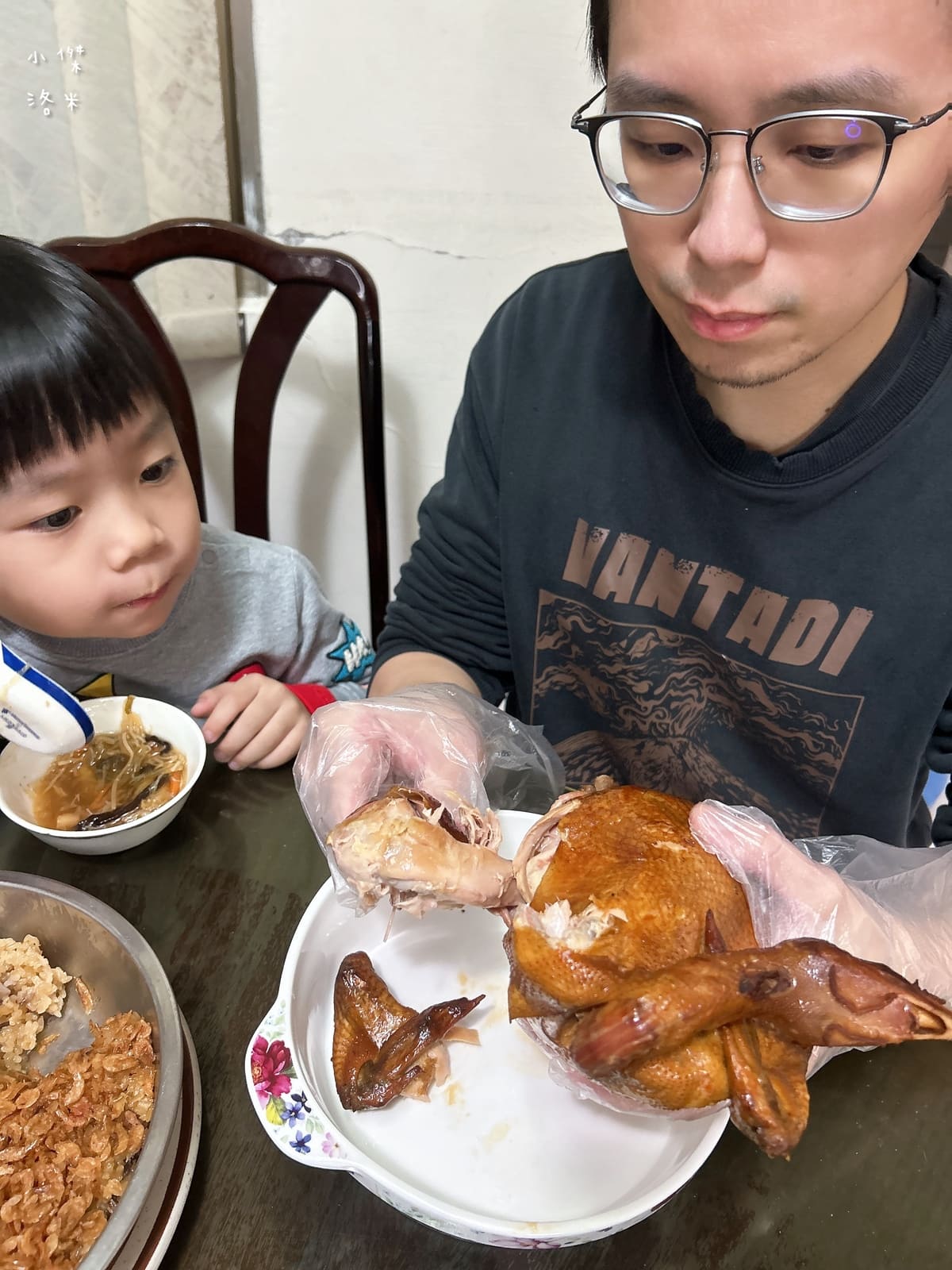 《宅配美食》大甲王記滷味宅配年菜推薦|干貝三味米糕 干貝海鮮羹 茶香桶仔雞 媳婦救星神隊友 - 第33張圖 《宅配美食》大甲王記滷味宅配年菜推薦|干貝三味米糕 干貝海鮮羹 茶香桶仔雞 媳婦救星神隊友