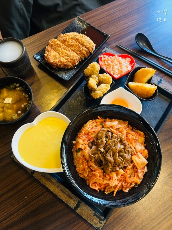 《美食》新丼|超殺優惠 不好吃賠一百 起司瀑布 超厚豬排吃不膩 台北丼飯推薦 2026中山站美食 - 第30張圖 《美食》新丼|超殺優惠 不好吃賠一百 起司瀑布 超厚豬排吃不膩 台北丼飯推薦 2026中山站美食