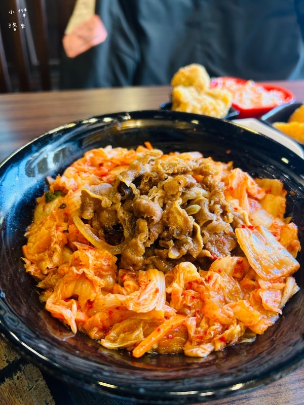 《美食》新丼|超殺優惠 不好吃賠一百 起司瀑布 超厚豬排吃不膩 台北丼飯推薦 2026中山站美食 - 第18張圖 《美食》新丼|超殺優惠 不好吃賠一百 起司瀑布 超厚豬排吃不膩 台北丼飯推薦 2026中山站美食
