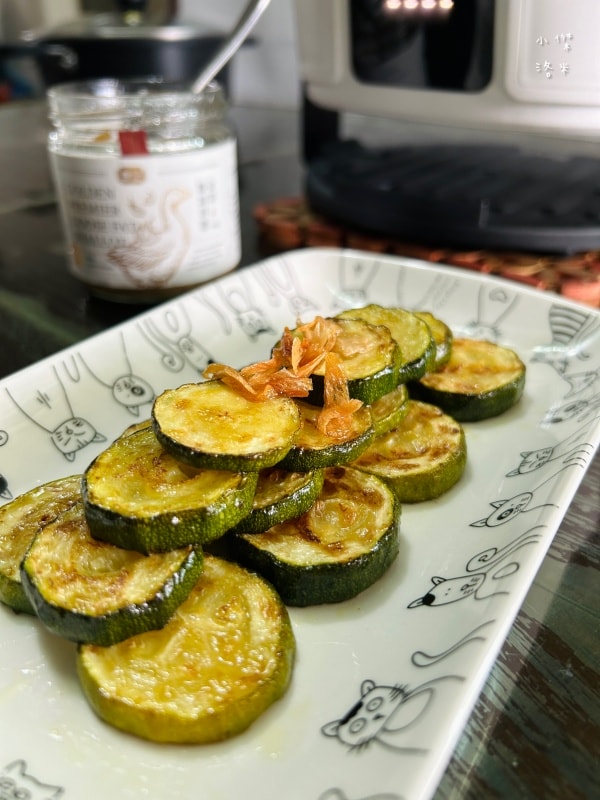 《食品》鄭記油蔥酥-橄欖油香蔥 鵝油香蔥開箱｜簡單好吃拌飯料理 家中必備下廚調料