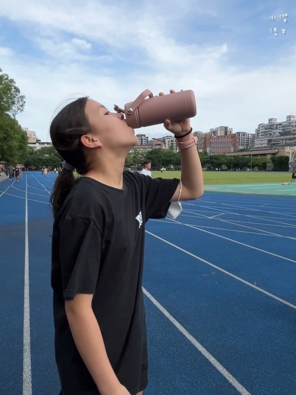 《生活》mo select 雙蓋陶瓷保溫杯太方便｜大容量環保杯推薦 日常冷熱飲一杯搞定分享