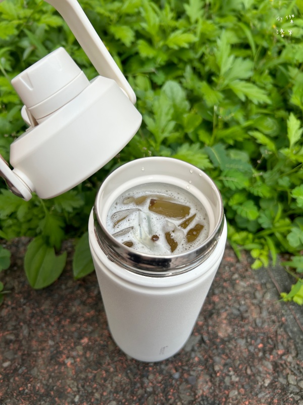 《生活》mo select 雙蓋陶瓷保溫杯太方便｜大容量環保杯推薦 日常冷熱飲一杯搞定分享