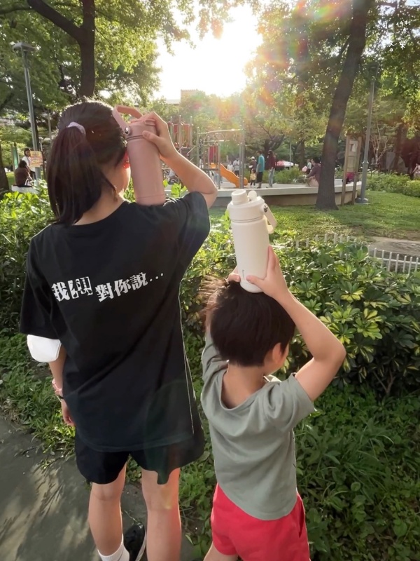 《生活》mo select 雙蓋陶瓷保溫杯太方便｜大容量環保杯推薦 日常冷熱飲一杯搞定分享