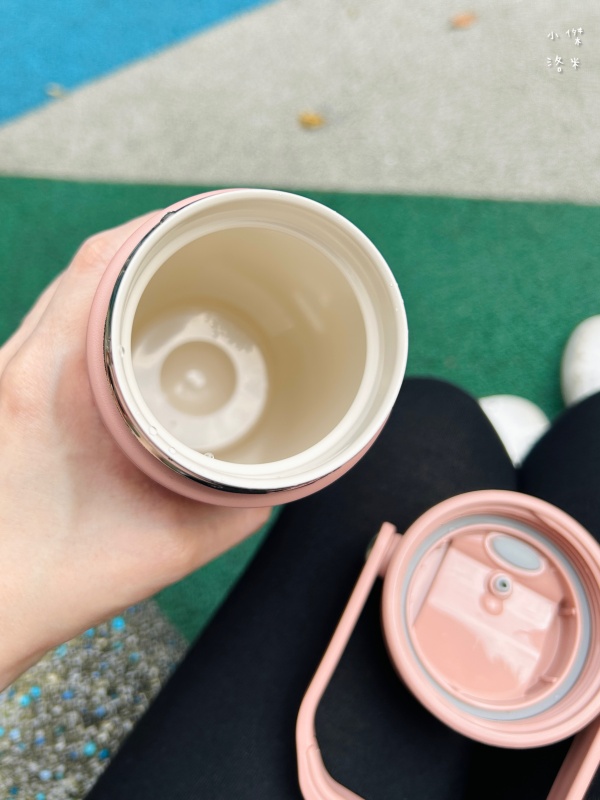 《生活》mo select 雙蓋陶瓷保溫杯太方便｜大容量環保杯推薦 日常冷熱飲一杯搞定分享
